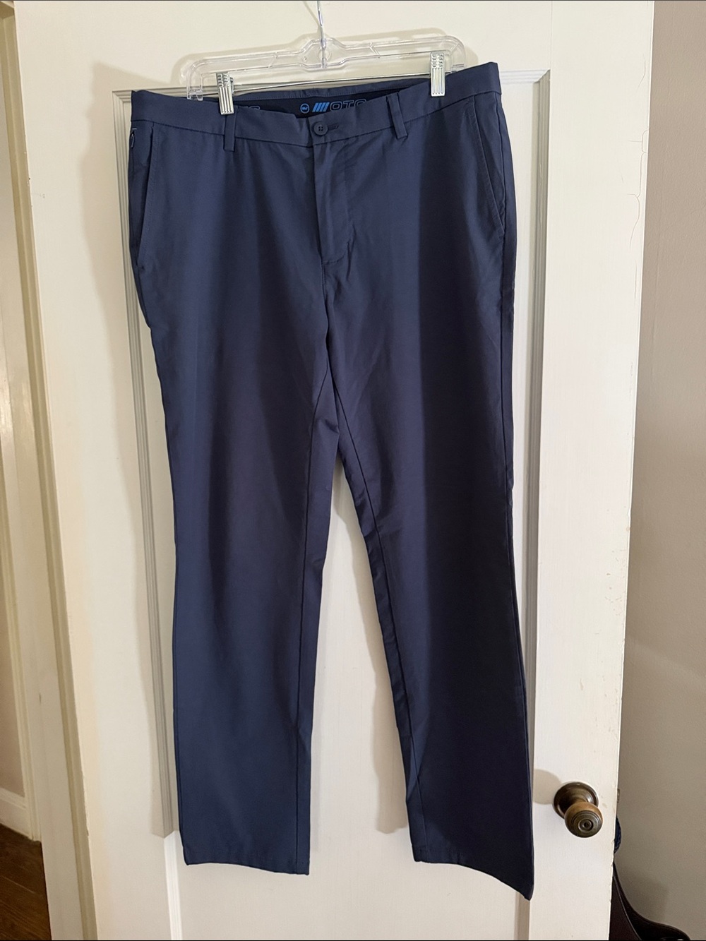 Vineyard Vines Men's Navy On the Go pants